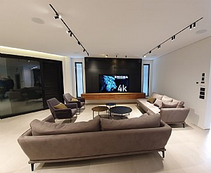     LG OLED    77